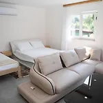 Kovac Riverfront Apartman *