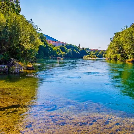 Kovac Riverfront شقة *